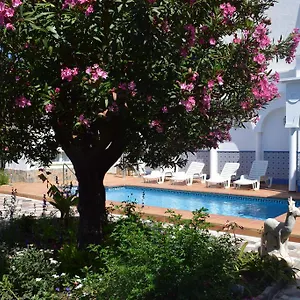 https://el-jardin-benerja.es-andalucia.com